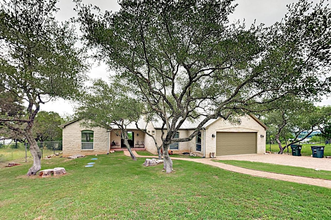 Villa Cliff Side Oasis Spicewood Exterior foto